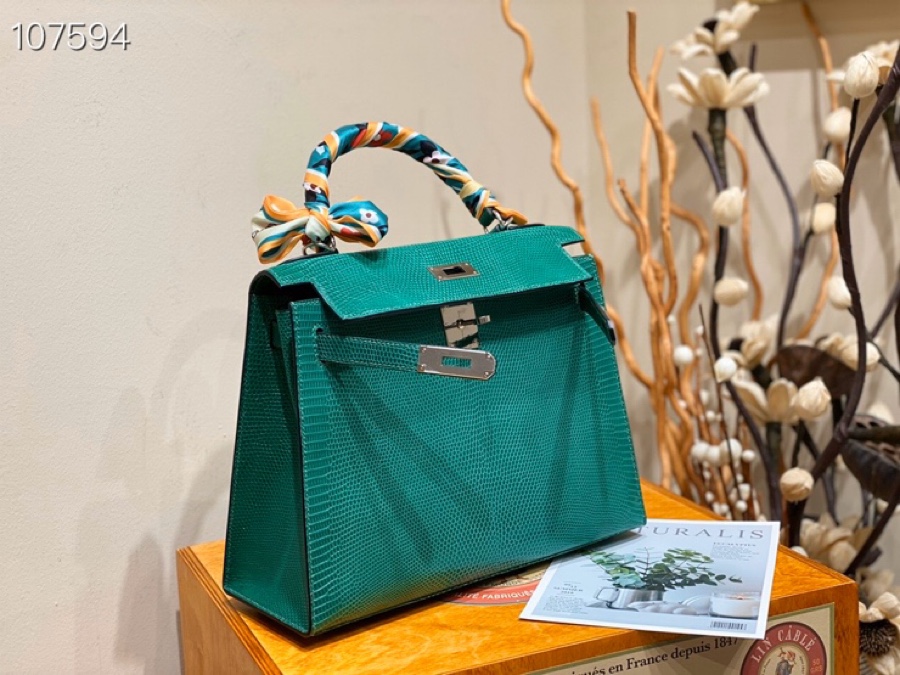 에르메스 켈리백28 그린 은장 리자드 가죽